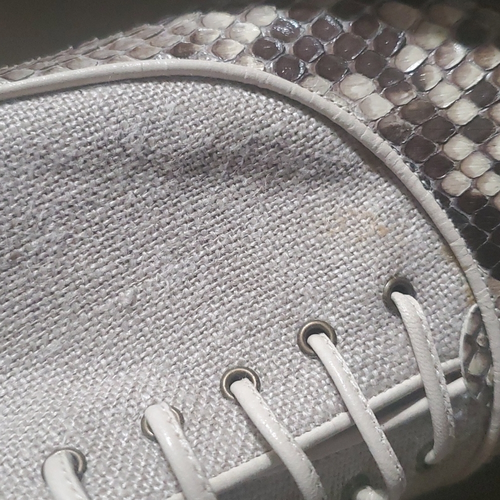 Genuine Snakeskin and Linen Te Casan heels - Picture 13 of 17